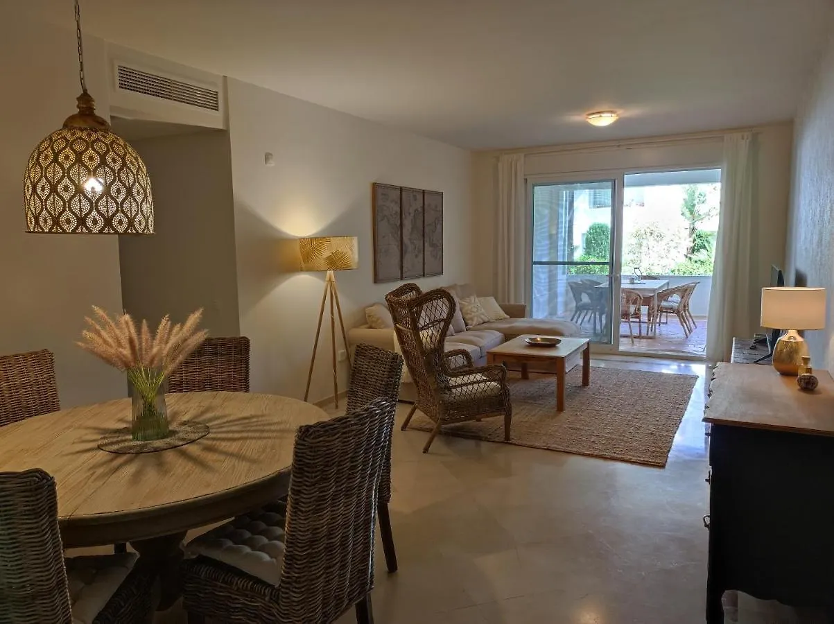 Costalita On The Beach - 3 Bedroom Cosy Apartment Estepona