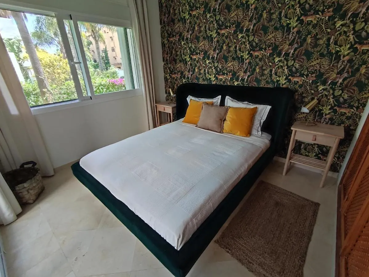 Costalita On The Beach - 3 Bedroom Cosy Apartment Estepona Spain