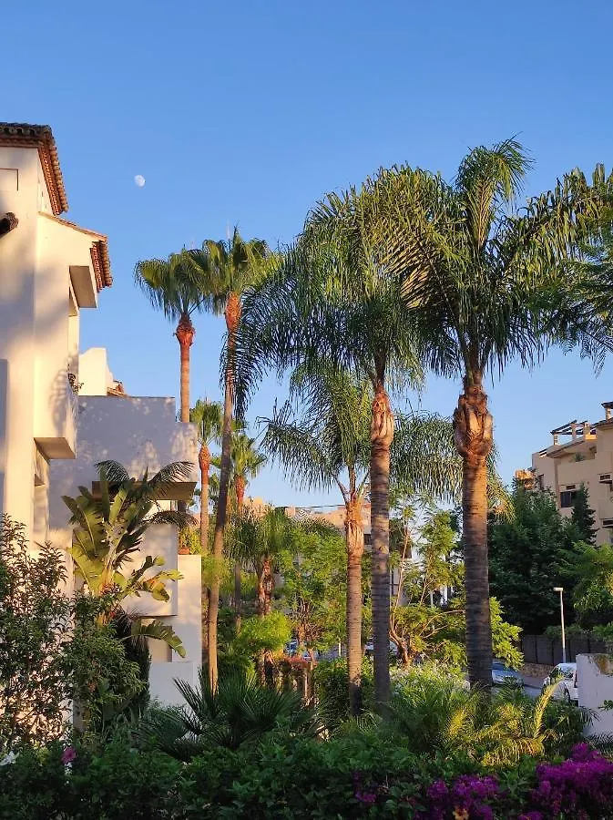 Costalita On The Beach - 3 Bedroom Cosy Apartment Estepona