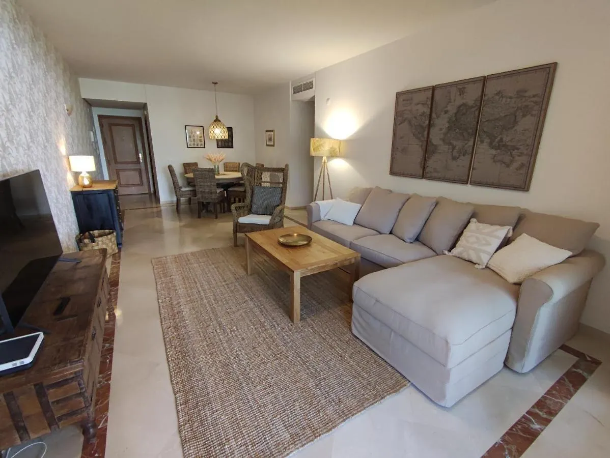 Costalita On The Beach - 3 Bedroom Cosy Apartment Estepona
