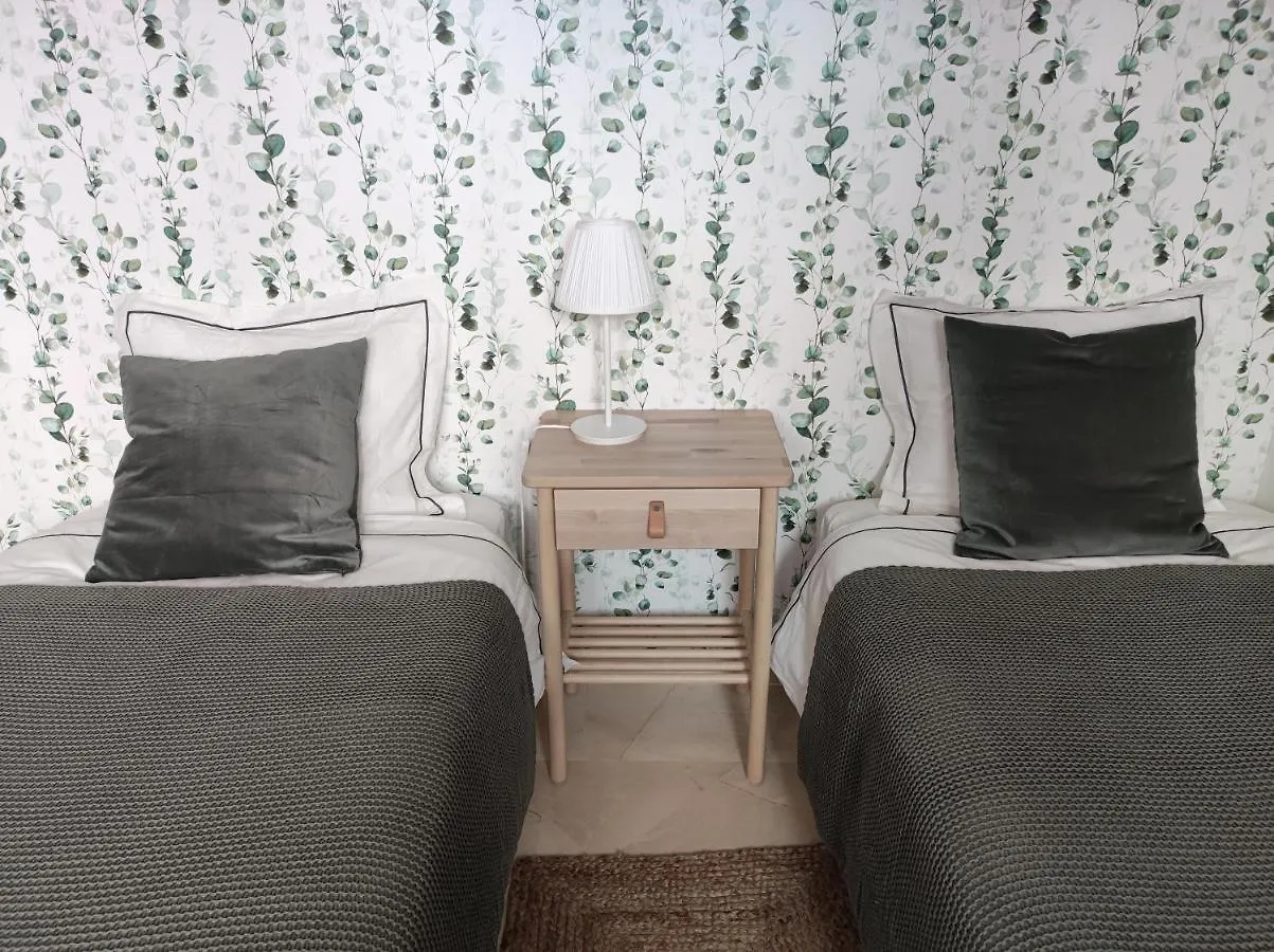 Costalita On The Beach - 3 Bedroom Cosy Apartment Estepona