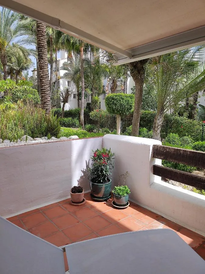 Costalita On The Beach - 3 Bedroom Cosy Apartment Estepona Spain