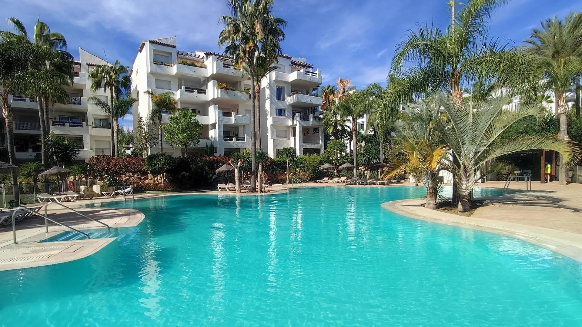 Costalita On The Beach - 3 Bedroom Cosy Apartment Estepona